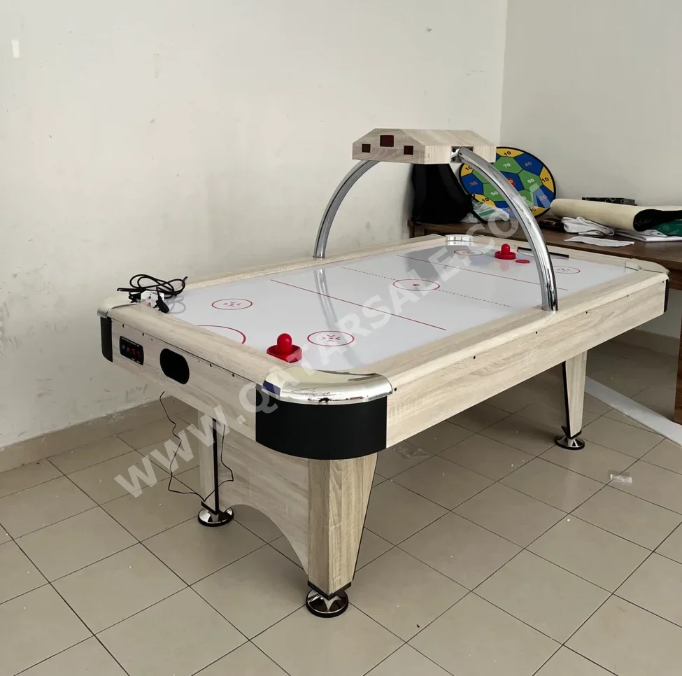 أبيض  طاولة الهوكي