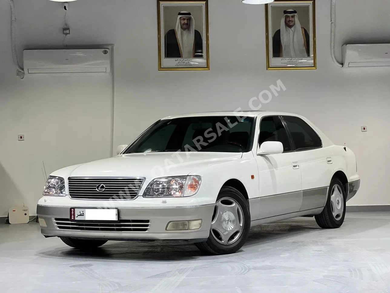 Lexus  LS  400  1998  Automatic  288,000 Km  8 Cylinder  Rear Wheel Drive (RWD)  Sedan  White