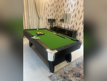 أخضر و أسود  طاولة بلياردو