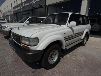 تويوتا  لاند كروزر  في اكس ار  1996  اوتوماتيك  500,000 كم  8 سلندر  دفع رباعي  اس يو في  أبيض