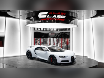 Bugatti  Chiron  2021  Automatic  8,783 Km  16 Cylinder  All Wheel Drive (AWD)  Coupe / Sport  White