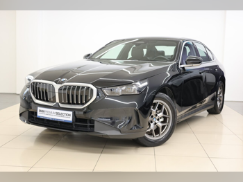 بي ام دبليو  الفئة - الخامسة  520i  2024  اوتوماتيك  56,000 كم  4 سلندر  دفع خلفي  سيدان  رمادي  تحت الضمان