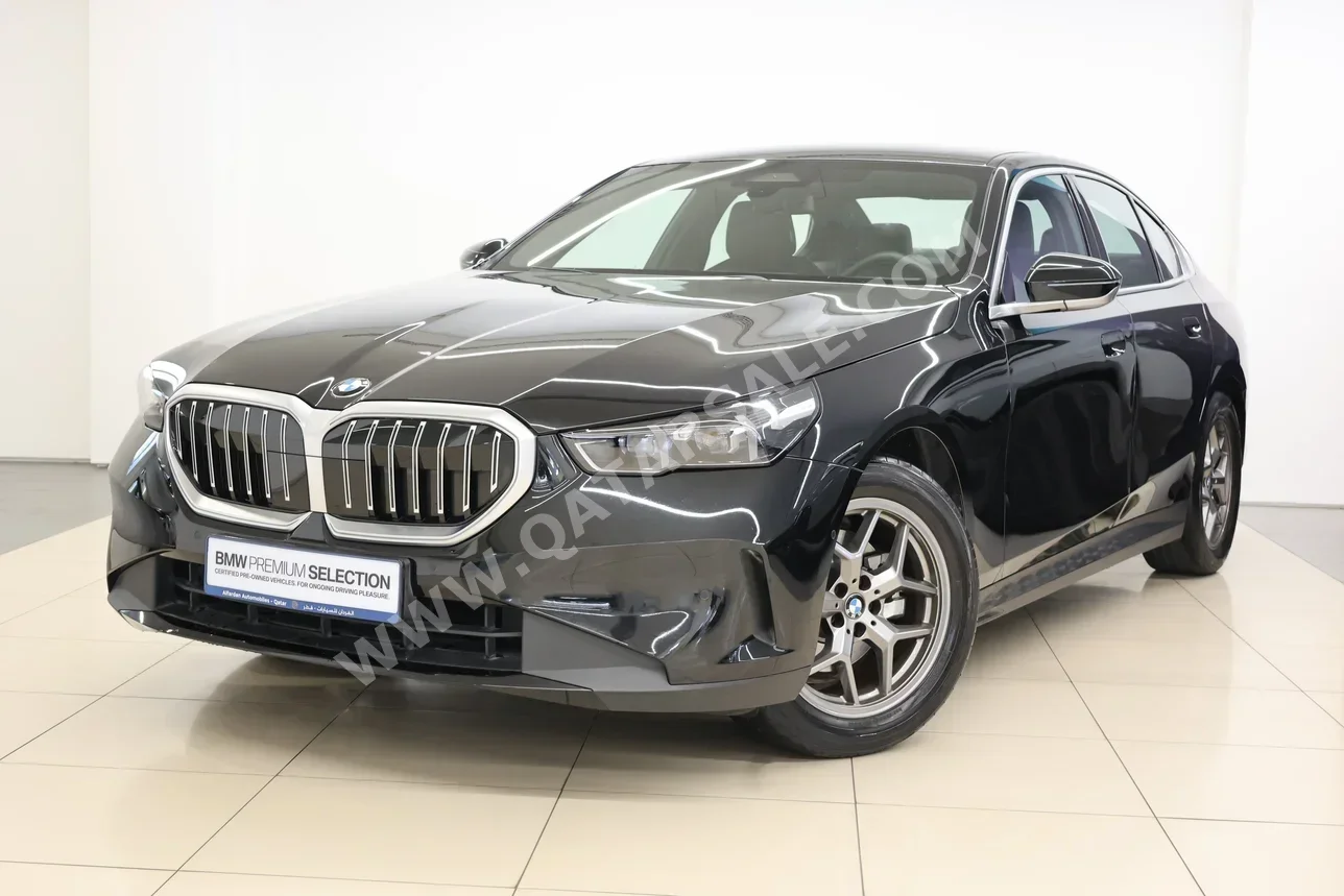 بي ام دبليو  الفئة - الخامسة  520i  2024  اوتوماتيك  56,000 كم  4 سلندر  دفع خلفي  سيدان  رمادي  تحت الضمان