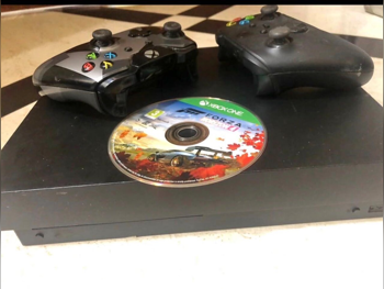 Video Games Consoles - Microsoft - Xbox One X - 1 TB -Included Controllers: 2