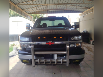 Chevrolet  Silverado  3500 HD  2003  Manual  80,000 Km  8 Cylinder  Four Wheel Drive (4WD)  Pick Up  Black