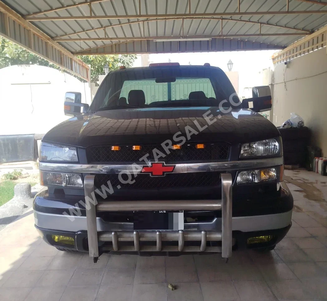 Chevrolet Silverado 3500 HD 2003 Manual 80,000 Km 8 Cylinder Four Wheel Drive (4WD) Pick Up Black