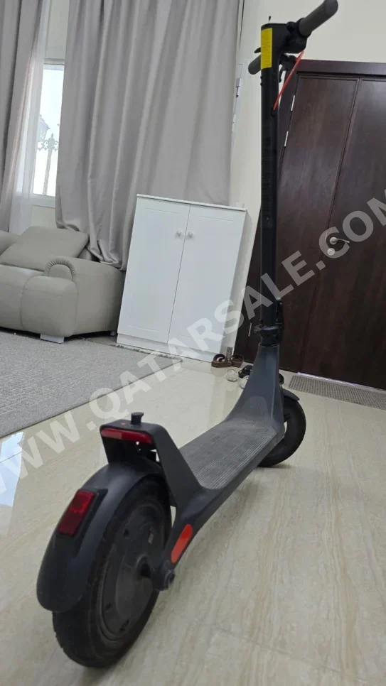 سكوترات سكوتر كهربائي - شاومى برو 2 - أسود