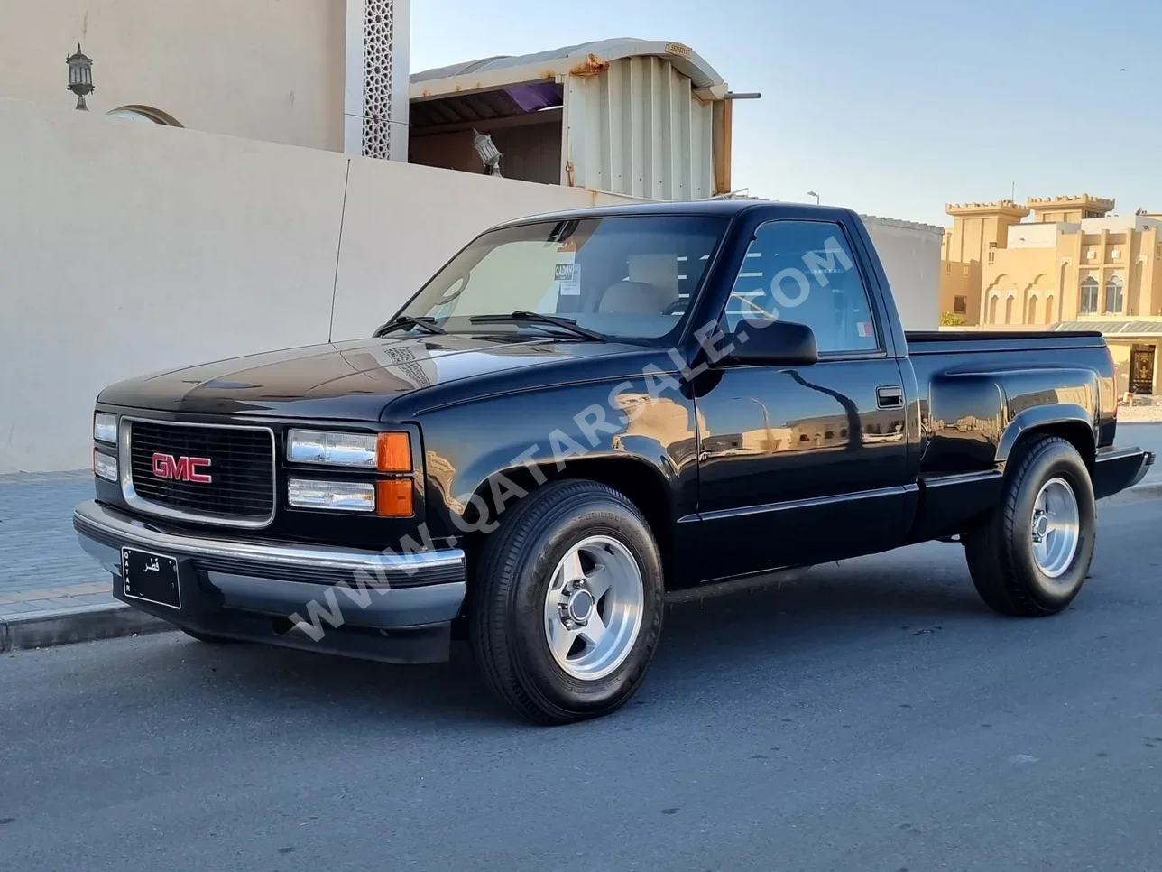 GMC Sierra 1997 Automatic 296,000 Km 8 Cylinder Four Wheel Drive (4WD) Pick Up Black
