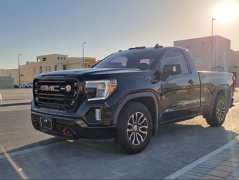 جي ام سي  سييرا  اي تي 4  2021  اوتوماتيك  119,000 كم  8 سلندر  دفع رباعي  بيكب  أسود