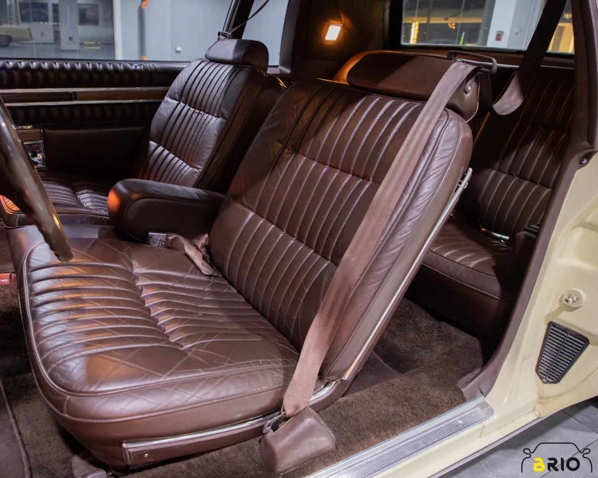 Cadillac Classic 1983 Automatic 21,000 Km 8 Cylinder Rear Wheel Drive (RWD) Coupe / Sport Light Beige