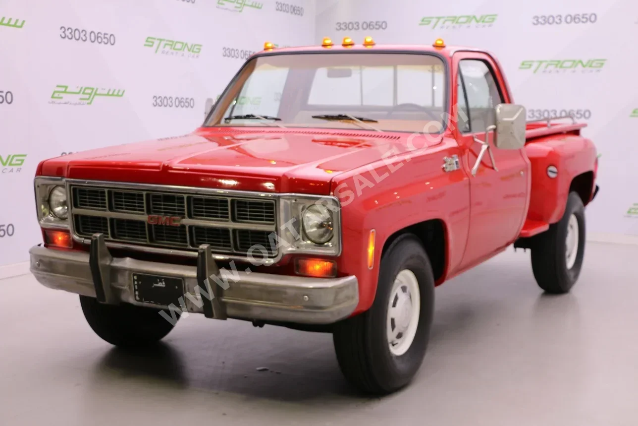 جي ام سي سييرا كلاسك 1977 عادي 59,000 كم 8 سلندر دفع رباعي بيكب أحمر