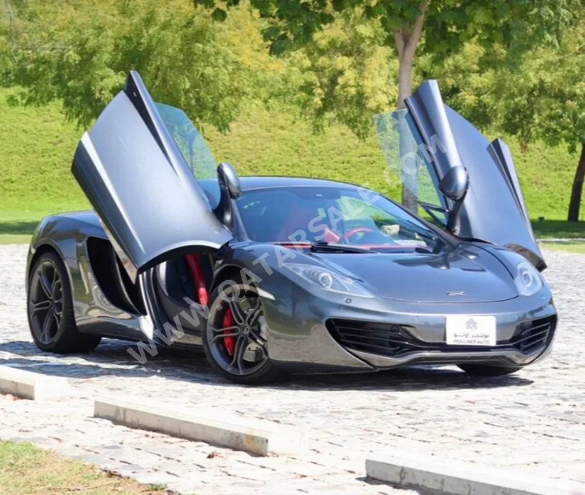 ماكلارين  MP4- 12C  2013  اوتوماتيك  50,000 كم  8 سلندر  دفع خلفي  كوبيه \ سبورت  رمادي