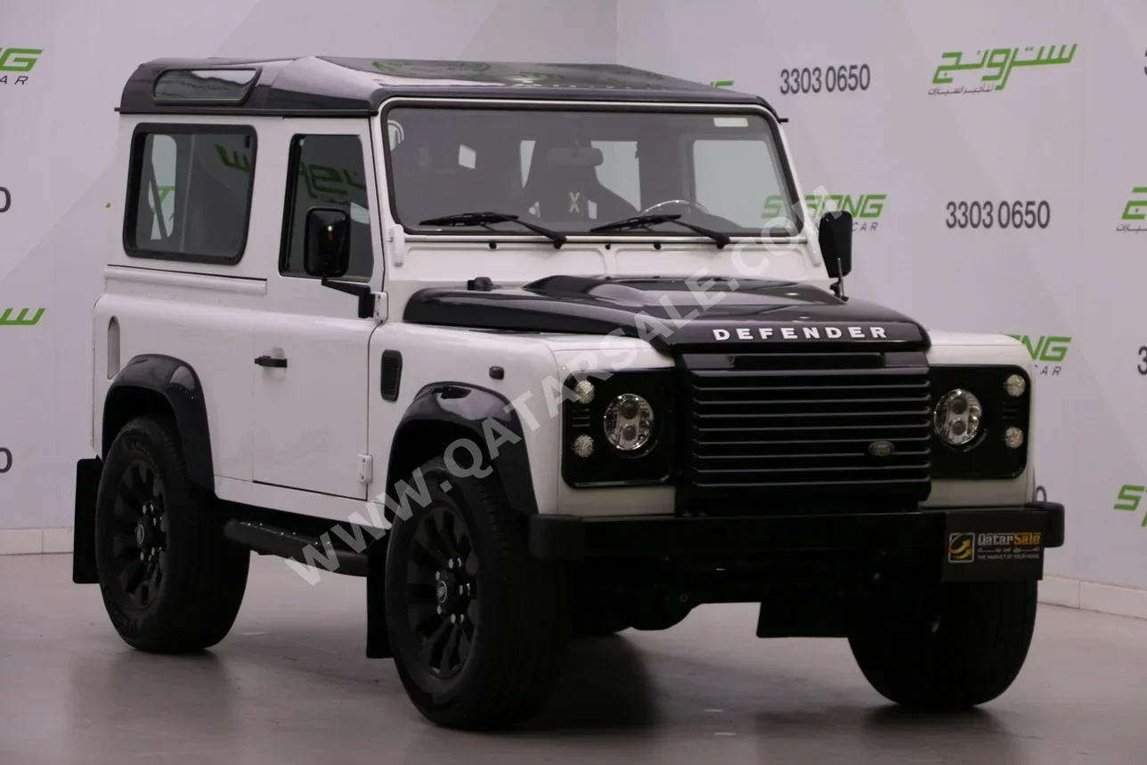 Land Rover Defender 90 2014 Manual 188,000 Km 4 Cylinder Four Wheel Drive (4WD) SUV White and Black