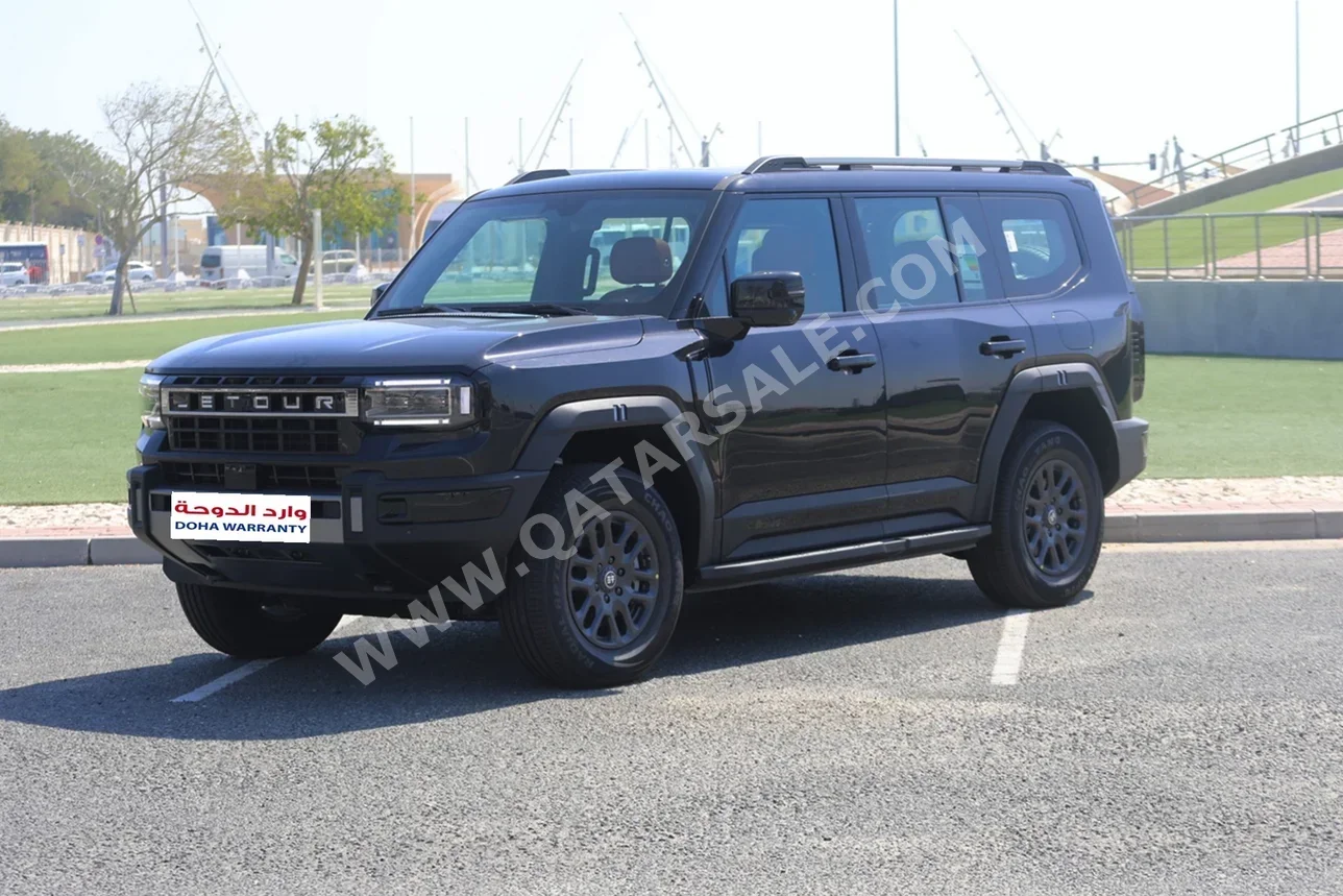 Jetour  G700  Comfort  2026  Automatic  0 Km  4 Cylinder  Four Wheel Drive (4WD)  SUV  Black  With Warranty