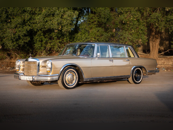 مرسيدس - بنز  اس - كلاس  600  1967  اوتوماتيك  36,309 كم  8 سلندر  دفع خلفي  سيدان  ذهبي