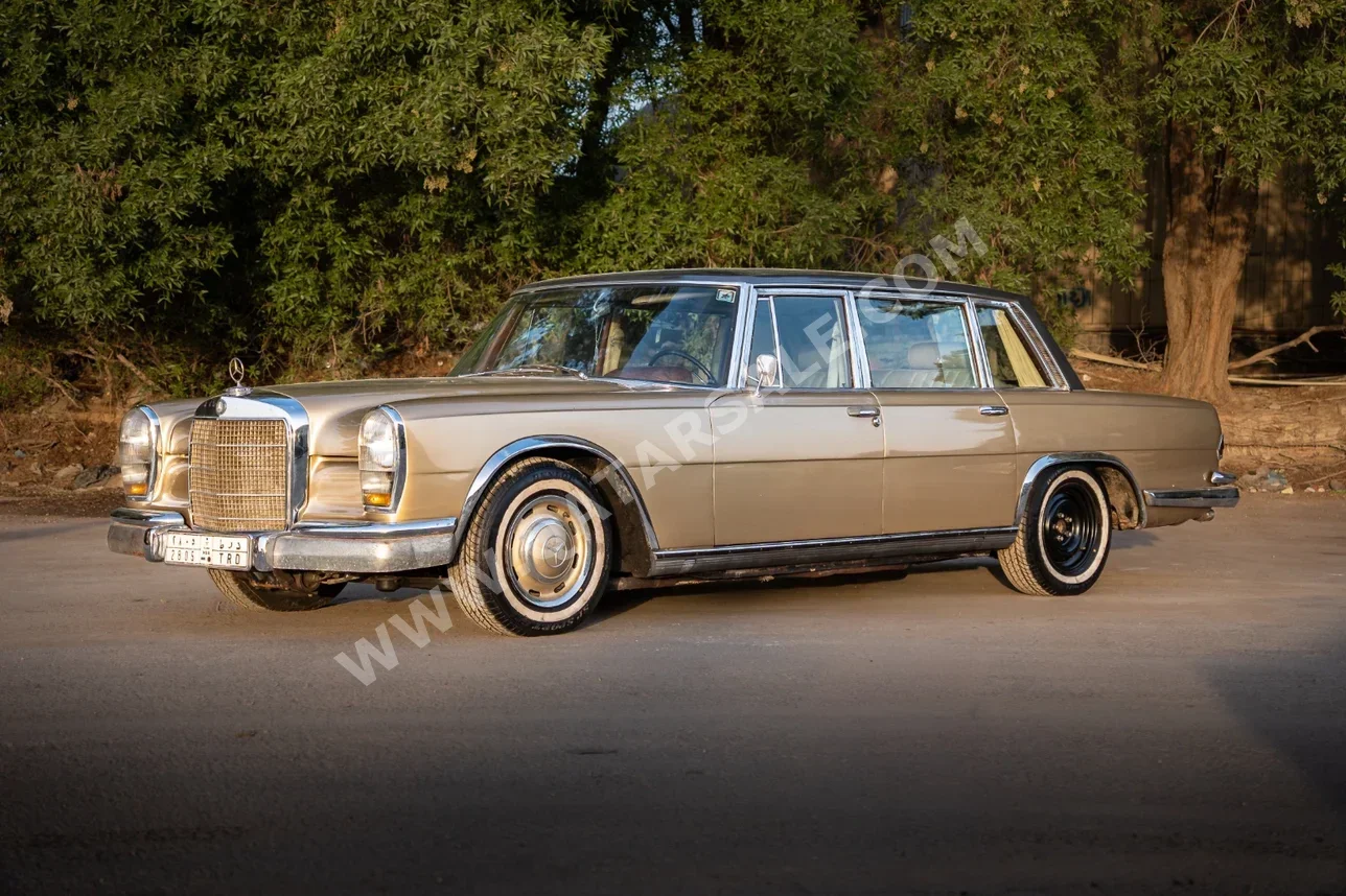 Mercedes-Benz S-Class 600 1967 Automatic 36,309 Km 8 Cylinder Rear Wheel Drive (RWD) Sedan Gold