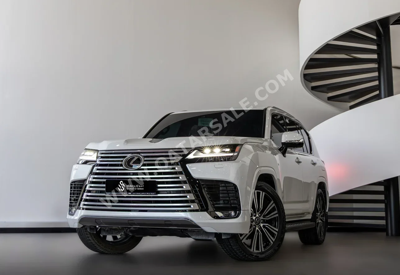لكزس ال اكس 600 لكجري 2024 اوتوماتيك 43,000 كم 6 سلندر دفع رباعي اس يو في أبيض تحت الضمان