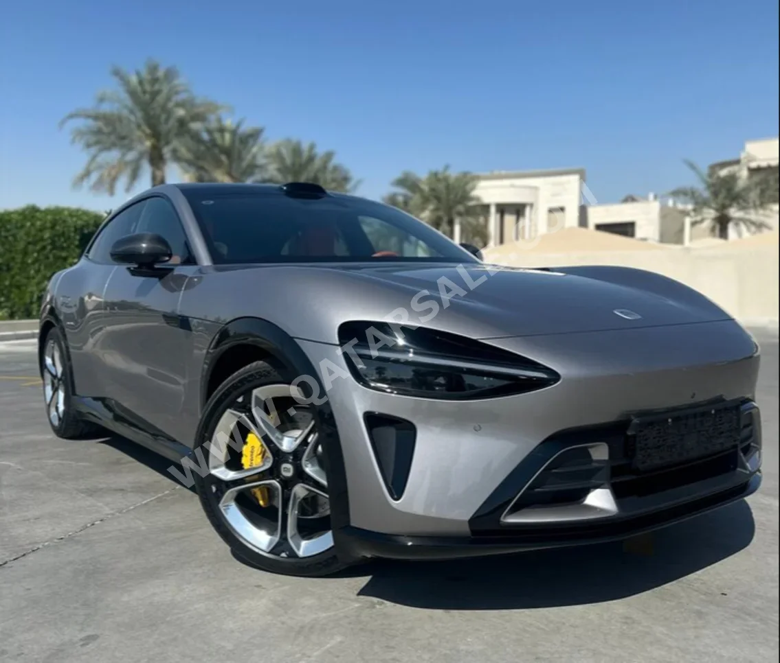 Xiaomi YU7 Max 2025 Automatic 40 Km 0 Cylinder All Wheel Drive (AWD) Hatchback Silver With Warranty