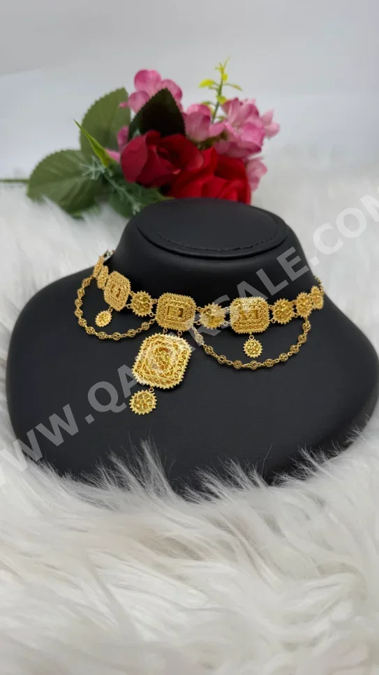 الذهب طقم  البحرين  نسائي  حسب القطعة ( ديزاينرز)  35.3 غرام  بدون حجر  ضمان الصيانة  توصيل مجاني  ذهب أصفر  عيار 21