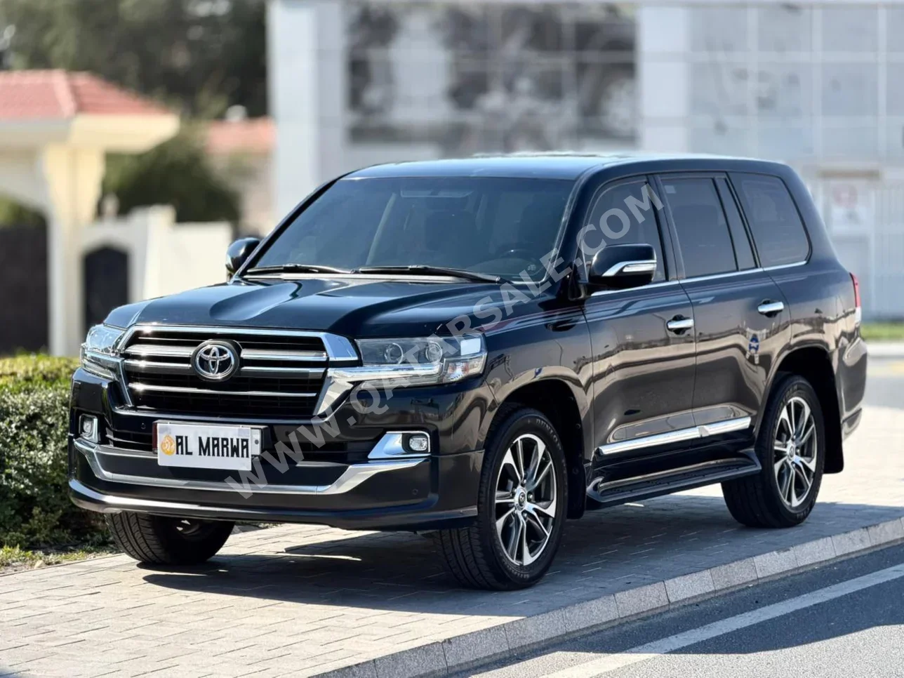 Toyota  Land Cruiser  GXR- Grand Touring  2020  Automatic  105,000 Km  8 Cylinder  Four Wheel Drive (4WD)  SUV  Black