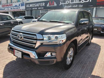 تويوتا  لاند كروزر  جي اكس ار  2018  اوتوماتيك  107,000 كم  8 سلندر  دفع رباعي  اس يو في  رمادي