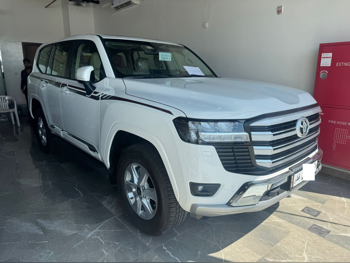 تويوتا  لاند كروزر  جي اكس ار  2025  اوتوماتيك  0 كم  6 سلندر  دفع رباعي  اس يو في  أبيض  تحت الضمان