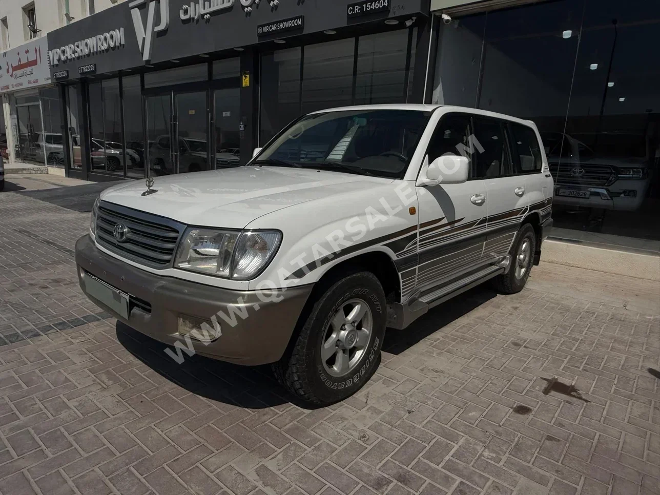 Toyota Land Cruiser GXR 2001 Automatic 270,000 Km 6 Cylinder Four Wheel Drive (4WD) SUV White