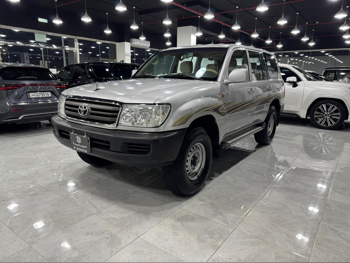 تويوتا  لاند كروزر  جي اكس  2006  عادي  540,000 كم  6 سلندر  دفع رباعي  اس يو في  فضي