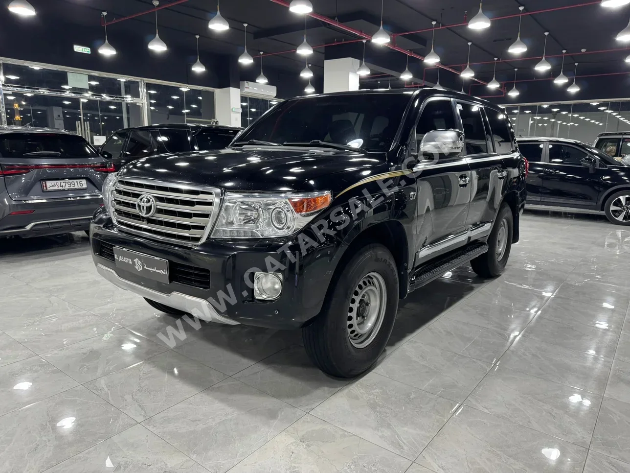 تويوتا لاند كروزر في اكس ار 2015 اوتوماتيك 391,000 كم 8 سلندر دفع رباعي اس يو في أسود