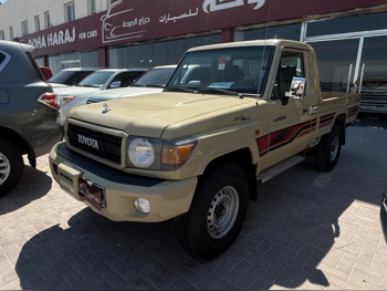 تويوتا  لاند كروزر  ال اكس  2018  عادي  212,000 كم  6 سلندر  دفع رباعي  بيكب  بيج