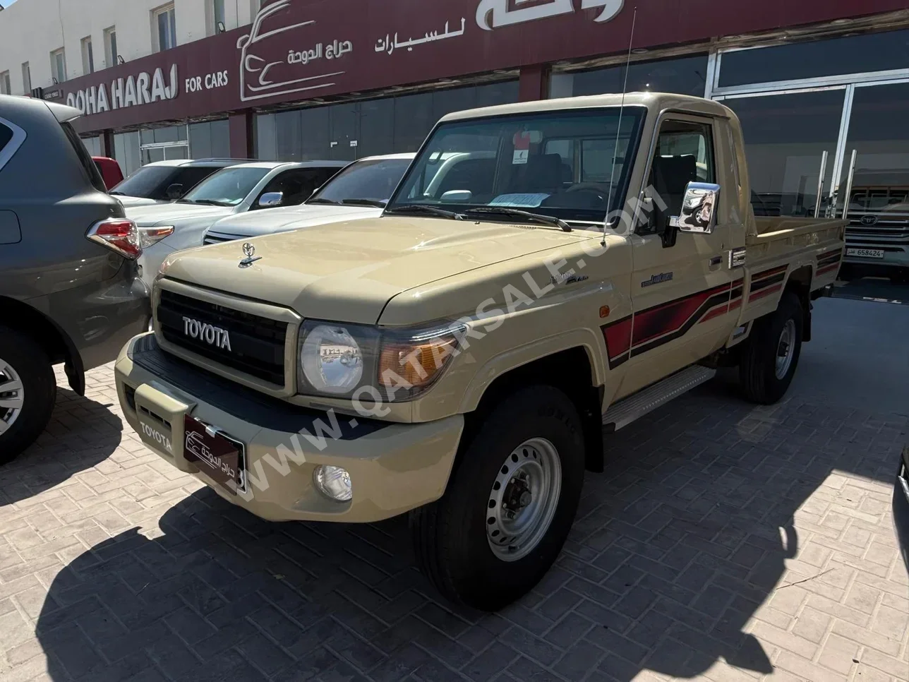 تويوتا  لاند كروزر  ال اكس  2018  عادي  212,000 كم  6 سلندر  دفع رباعي  بيكب  بيج