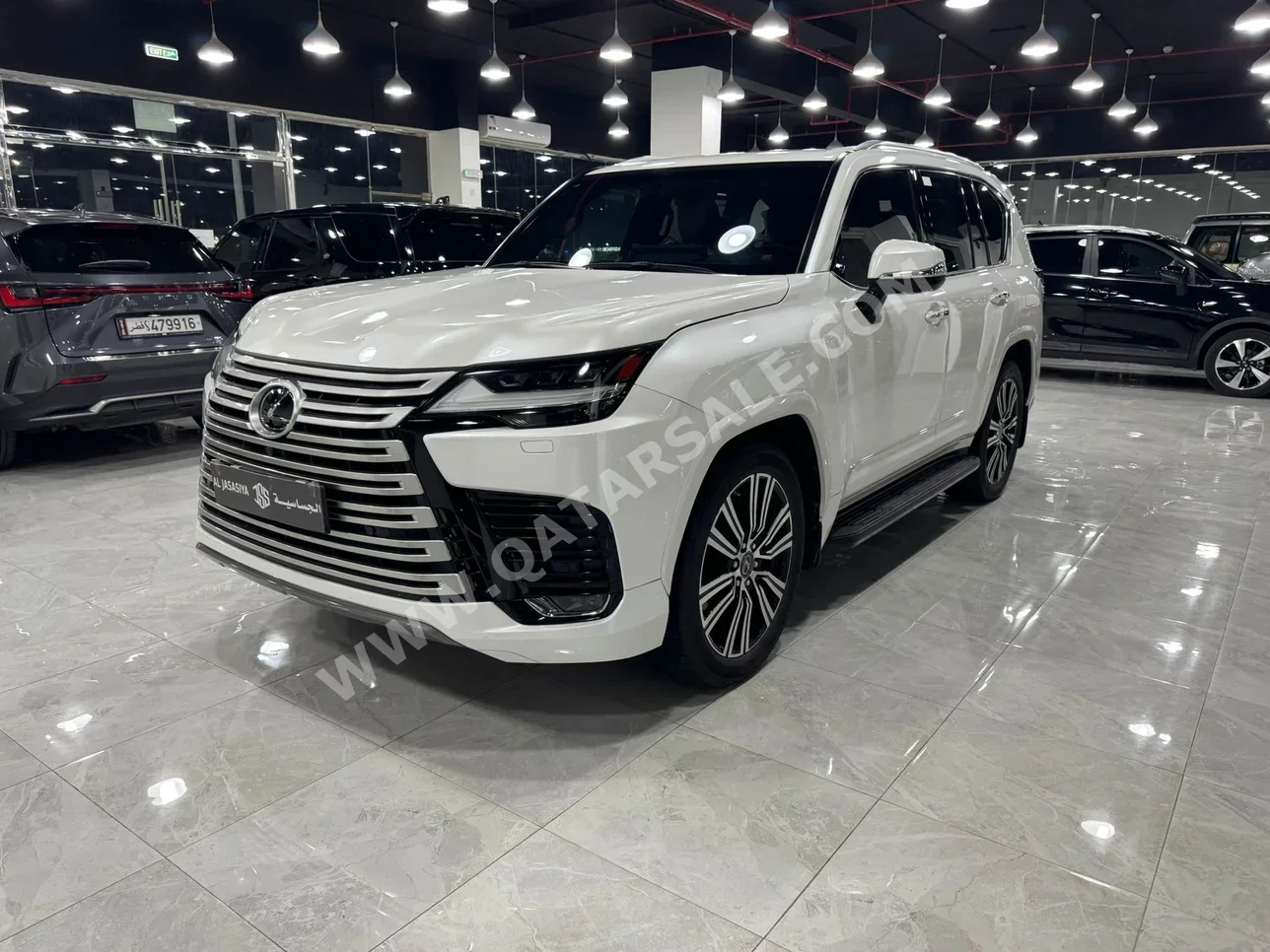 لكزس ال اكس 600 2023 اوتوماتيك 46,000 كم 6 سلندر دفع رباعي اس يو في أبيض تحت الضمان