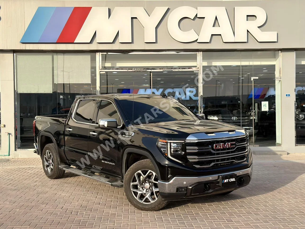 جي ام سي  سييرا  اس ال تي  2024  اوتوماتيك  9,000 كم  8 سلندر  دفع رباعي  بيكب  أسود  تحت الضمان