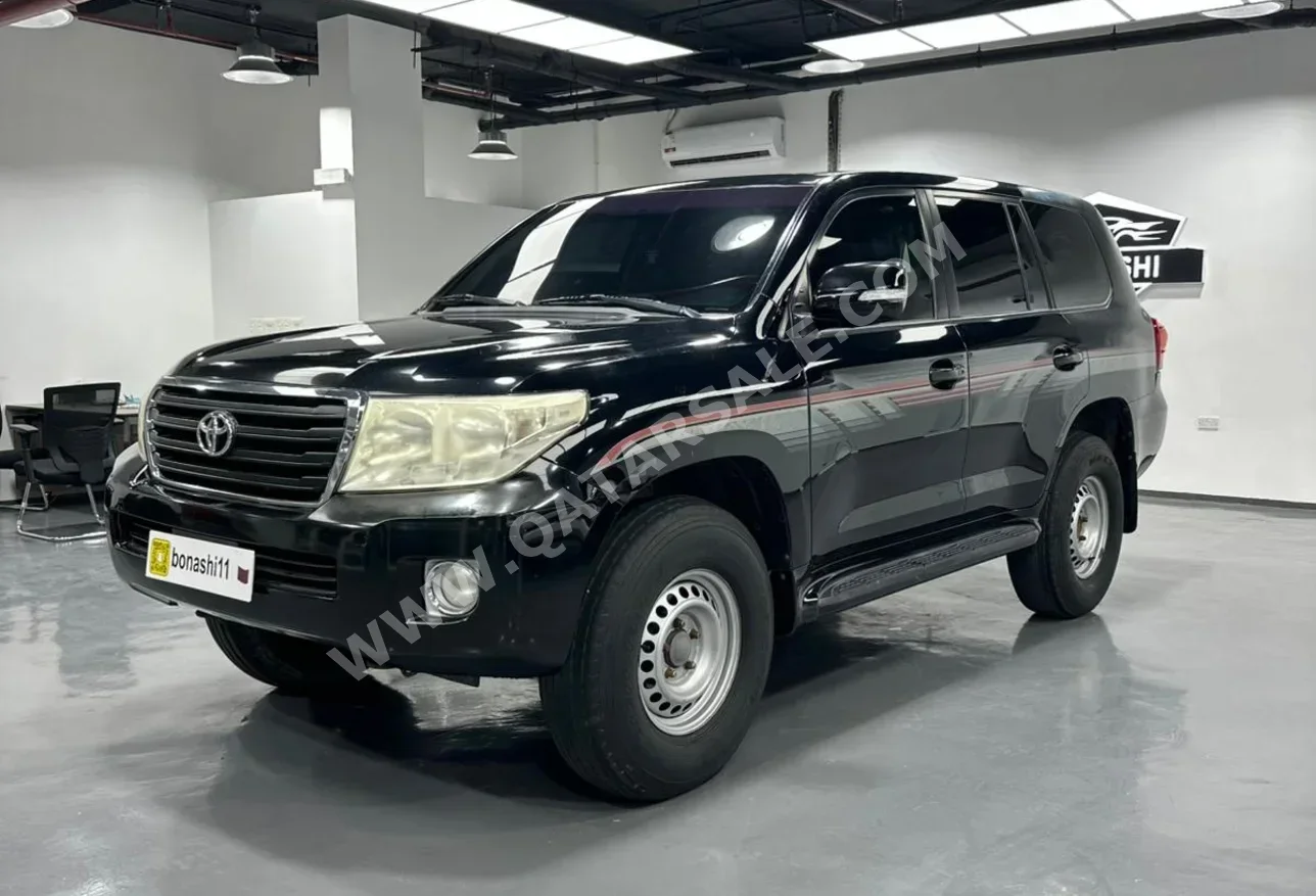 تويوتا  لاند كروزر  جي اكس  2012  اوتوماتيك  285,000 كم  6 سلندر  دفع رباعي  اس يو في  أسود