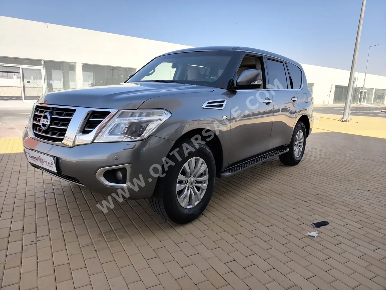 نيسان  باترول  اس اي  2016  اوتوماتيك  300,000 كم  8 سلندر  دفع رباعي  اس يو في  رمادي