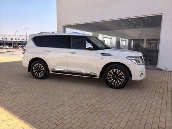 نيسان  باترول  بلاتنيوم  2014  اوتوماتيك  295,000 كم  8 سلندر  دفع رباعي  اس يو في  أبيض