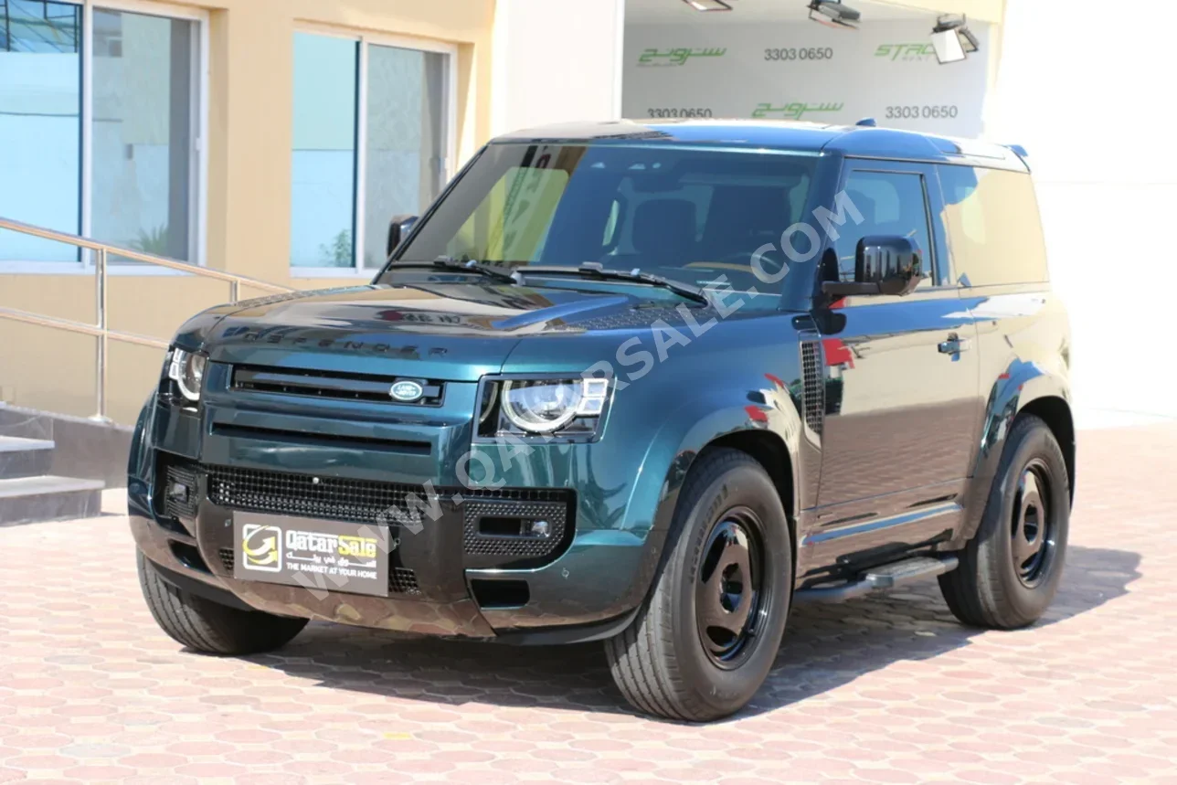 لاند روفر  ديفيندر  90 اكس داينميك  2022  اوتوماتيك  45,000 كم  6 سلندر  دفع رباعي  اس يو في  أسود  تحت الضمان