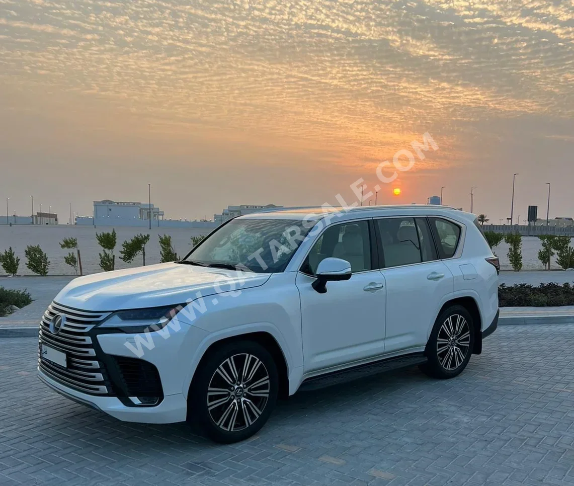 لكزس  ال اكس  600 لكجري  2024  اوتوماتيك  55,000 كم  6 سلندر  دفع رباعي  اس يو في  أبيض  تحت الضمان