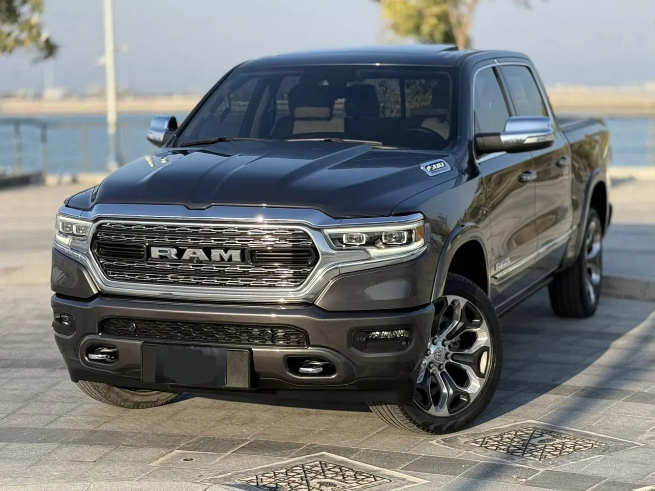 Dodge Ram Limited 2022 Automatic 19,900 Km 8 Cylinder Four Wheel Drive (4WD) Pick Up Gray With Warranty