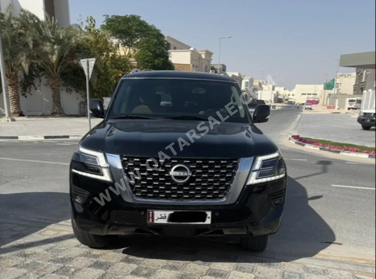 نيسان باترول أكس أي 2023 اوتوماتيك 38,000 كم 6 سلندر دفع رباعي اس يو في أسود تحت الضمان