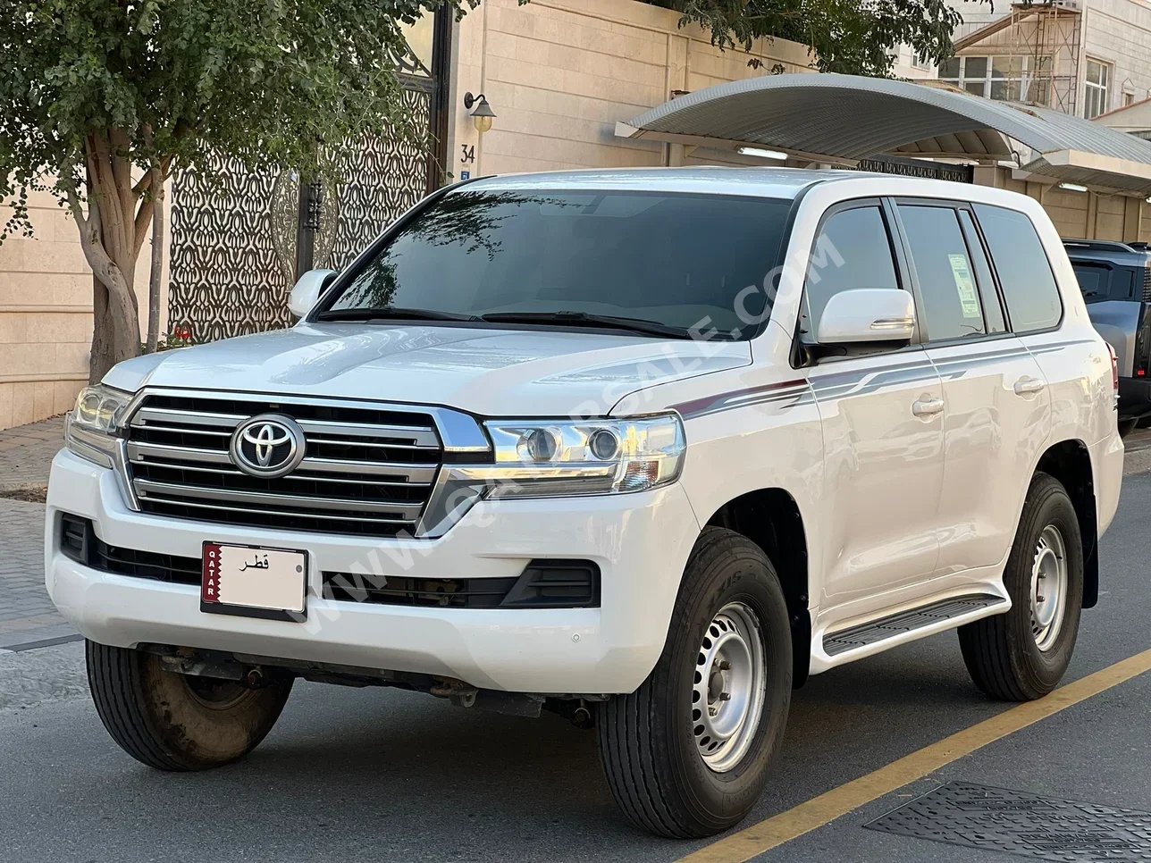 تويوتا  لاند كروزر  جي اكس ار  2019  اوتوماتيك  279,000 كم  6 سلندر  دفع رباعي  اس يو في  أبيض