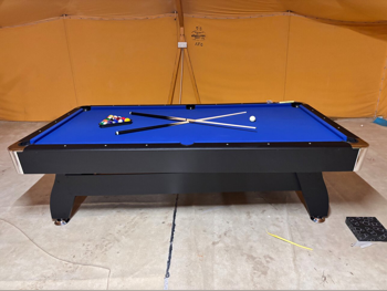 ازرق  طاولة بلياردو