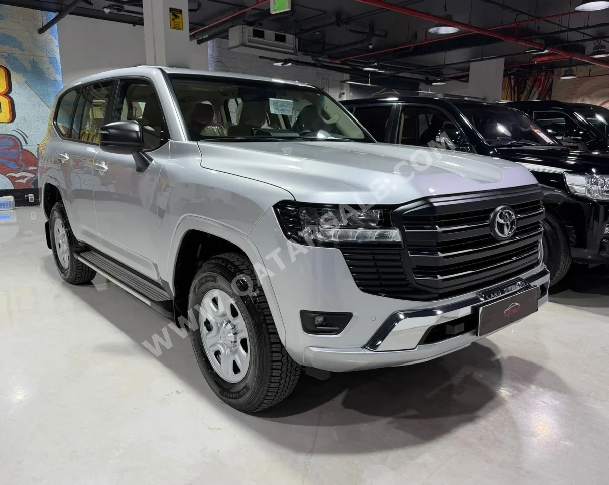 تويوتا  لاند كروزر  جي اكس  2026  اوتوماتيك  0 كم  6 سلندر  دفع رباعي  اس يو في  فضي  تحت الضمان