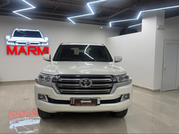 تويوتا  لاند كروزر  جي اكس ار  2017  اوتوماتيك  245,000 كم  8 سلندر  دفع كلي مستمر  اس يو في  أبيض