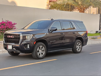 جي ام سي  يوكون  اس ال اي  2023  اوتوماتيك  100,000 كم  8 سلندر  دفع خلفي  اس يو في  أزرق غامق