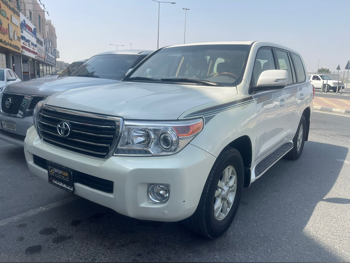 تويوتا  لاند كروزر  جي اكس ار  2015  اوتوماتيك  246,000 كم  6 سلندر  دفع رباعي  اس يو في  أبيض