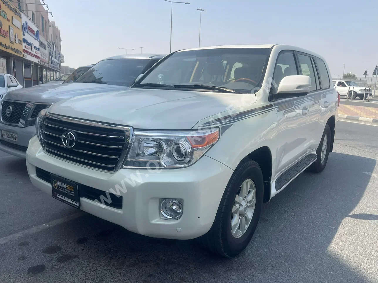 تويوتا  لاند كروزر  جي اكس ار  2015  اوتوماتيك  246,000 كم  6 سلندر  دفع رباعي  اس يو في  أبيض