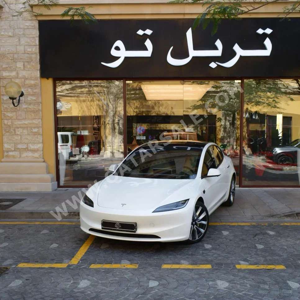 Tesla Model 3 Long Range 2025 Automatic 8,888 Km 0 Cylinder All Wheel Drive (AWD) Sedan White