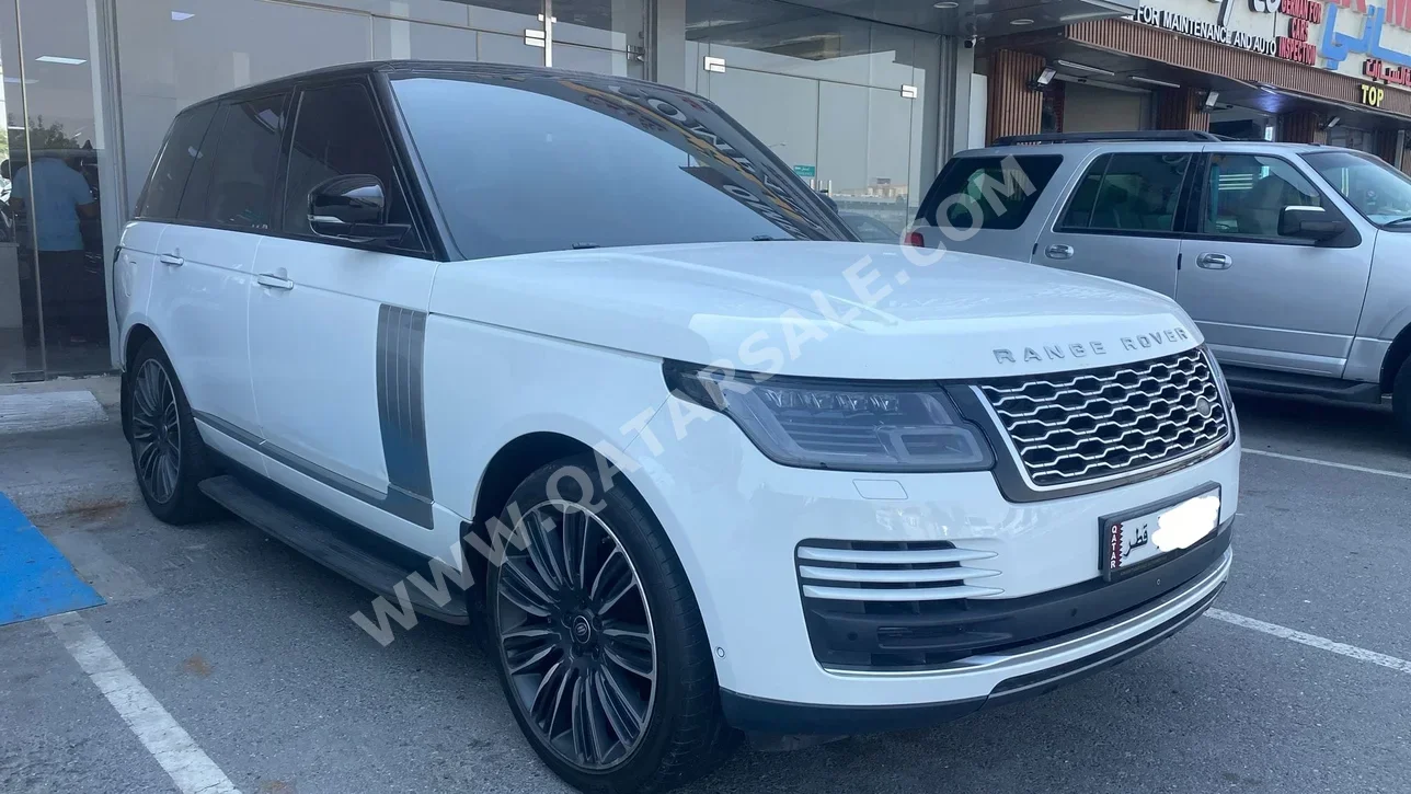 لاند روفر رنج روفر فوج 2018 اوتوماتيك 164,000 كم 8 سلندر دفع رباعي اس يو في أبيض
