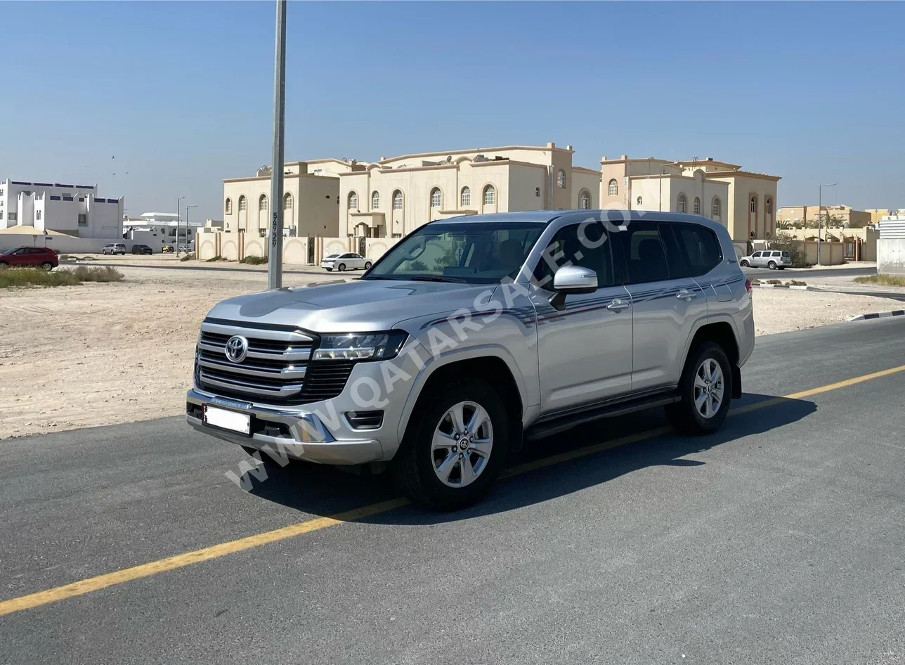 Toyota  Land Cruiser  GXR  2022  Automatic  75,000 Km  6 Cylinder  Four Wheel Drive (4WD)  SUV  Silver